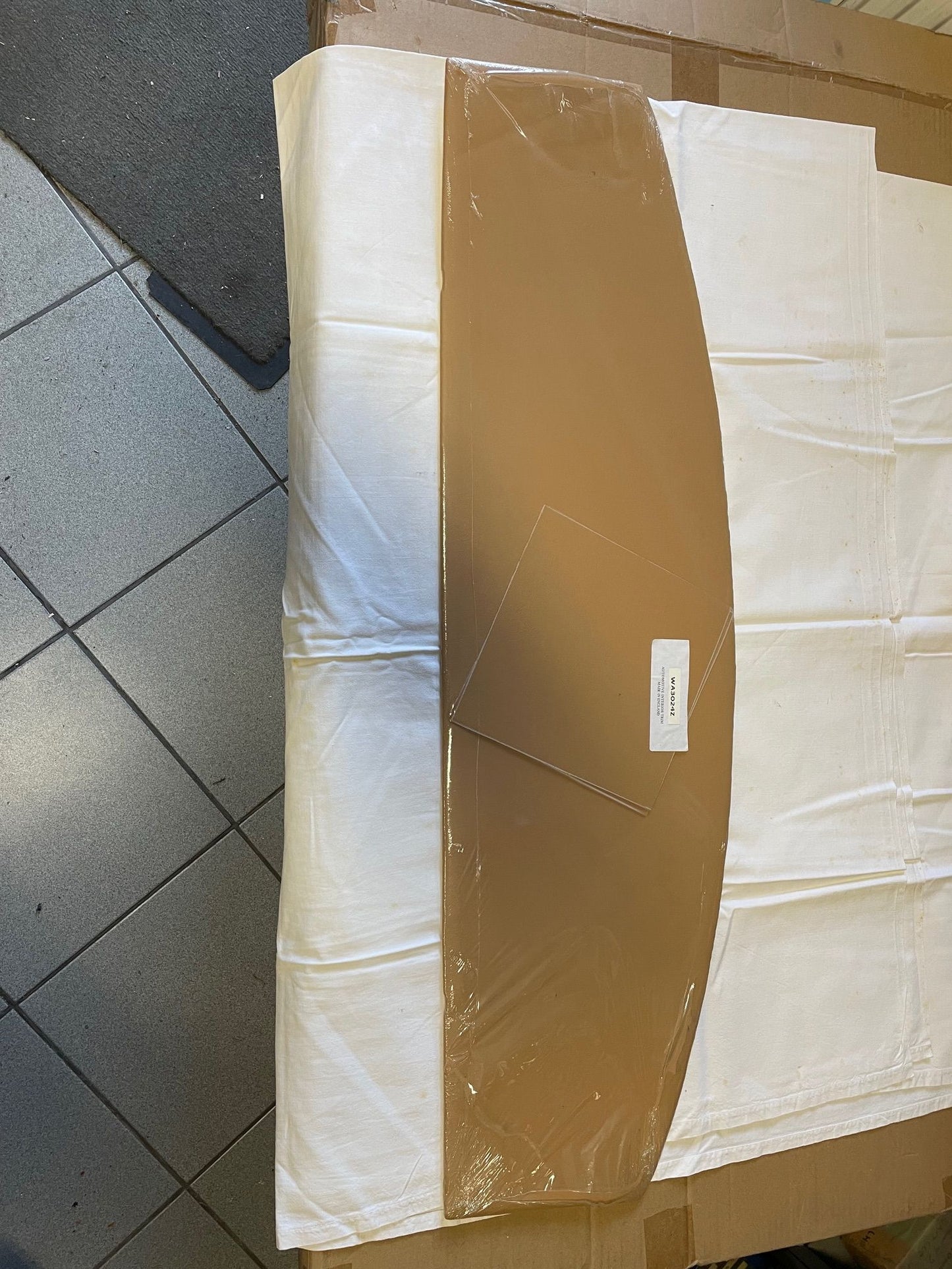 Hutablage beige MPi 1996-2000 WA3024Z